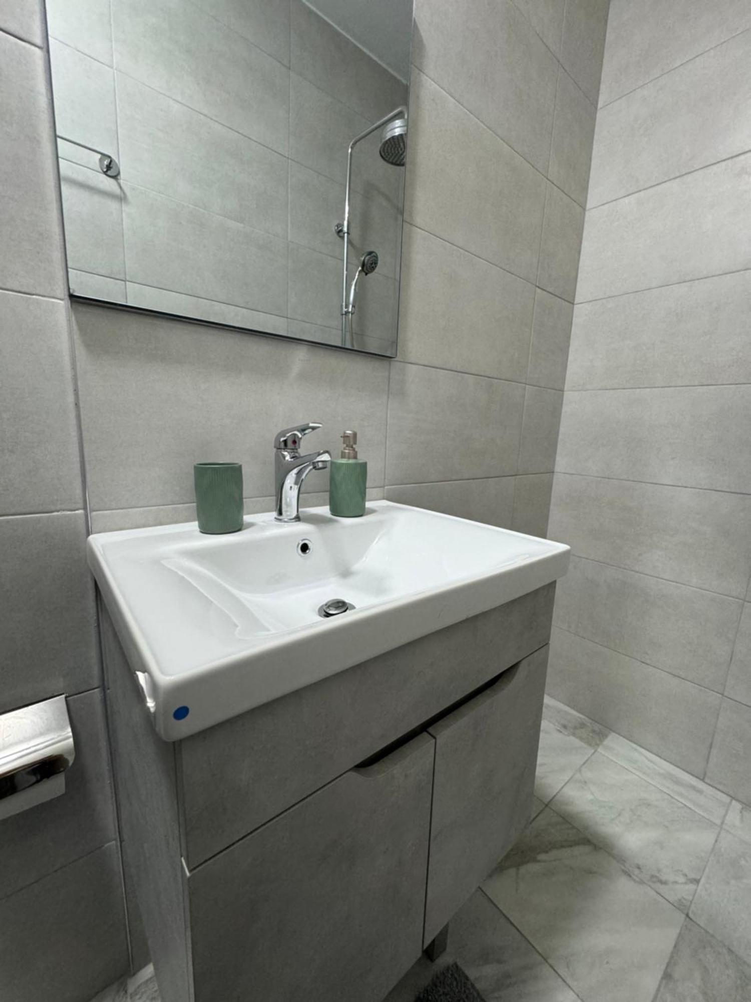 Adora Apartment Tiranë Eksteriør bilde