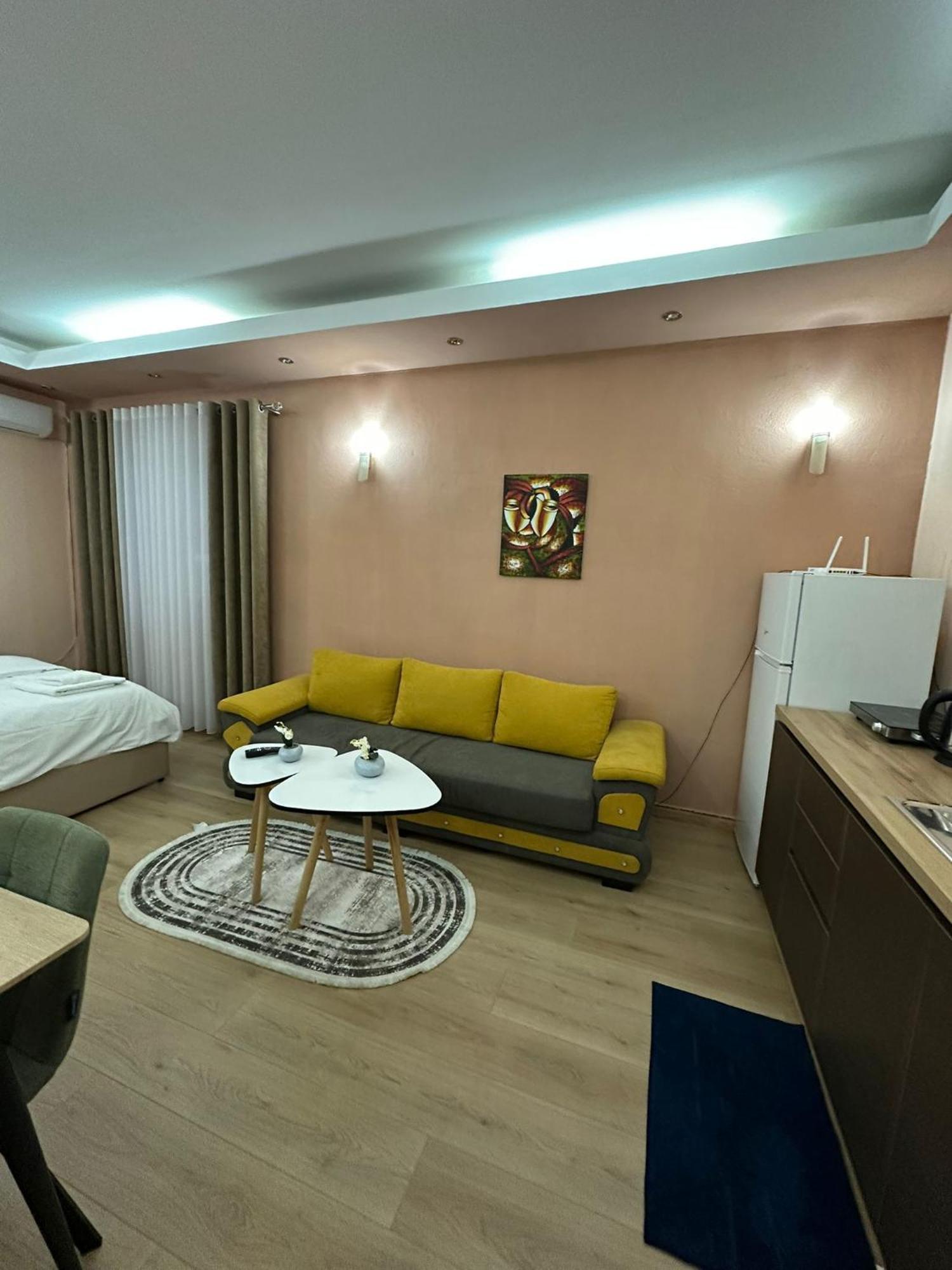 Adora Apartment Tiranë Eksteriør bilde