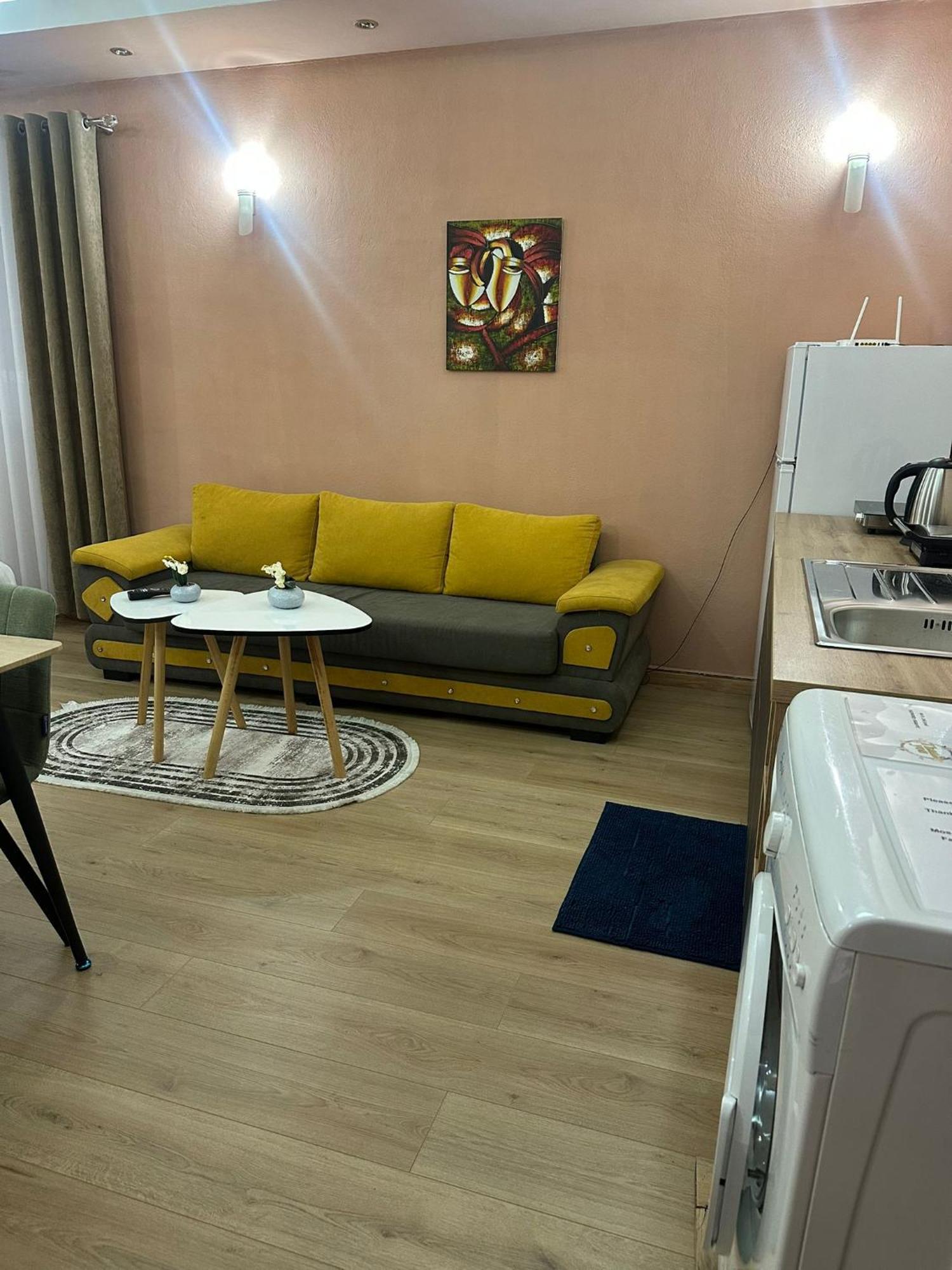 Adora Apartment Tiranë Eksteriør bilde